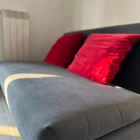 Deluxe Comfortable With Balconie Apartment